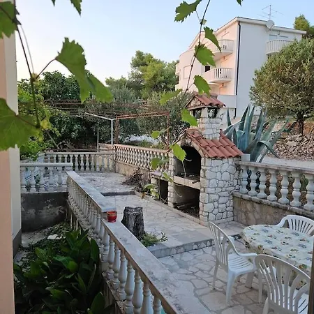 End Of The Road ,Orange Apartment Trogir Exterior photo