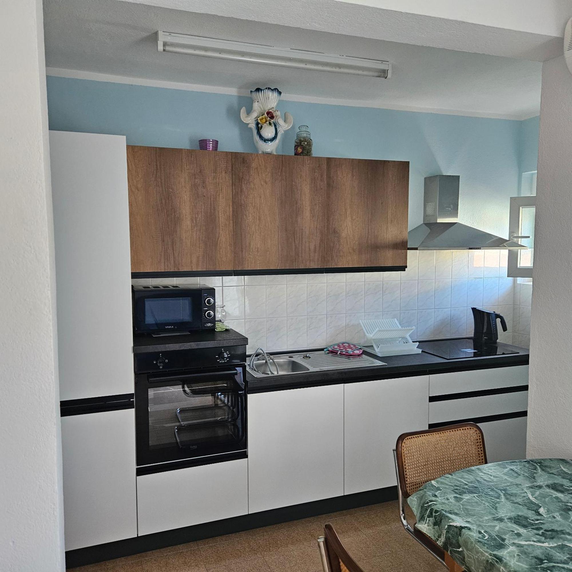 Apartment End Of The Road ,orange Trogir